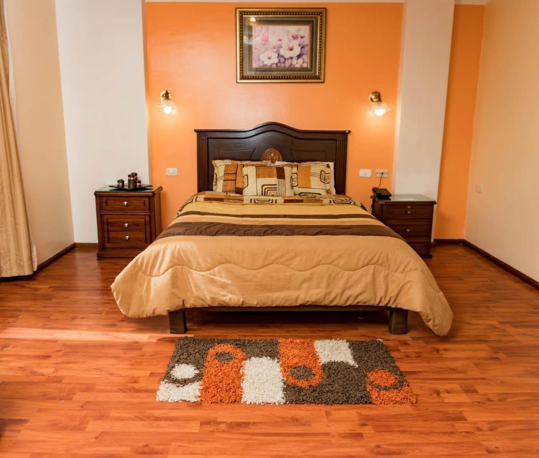 Hotel Los Ilinizas Latacunga Esterno foto