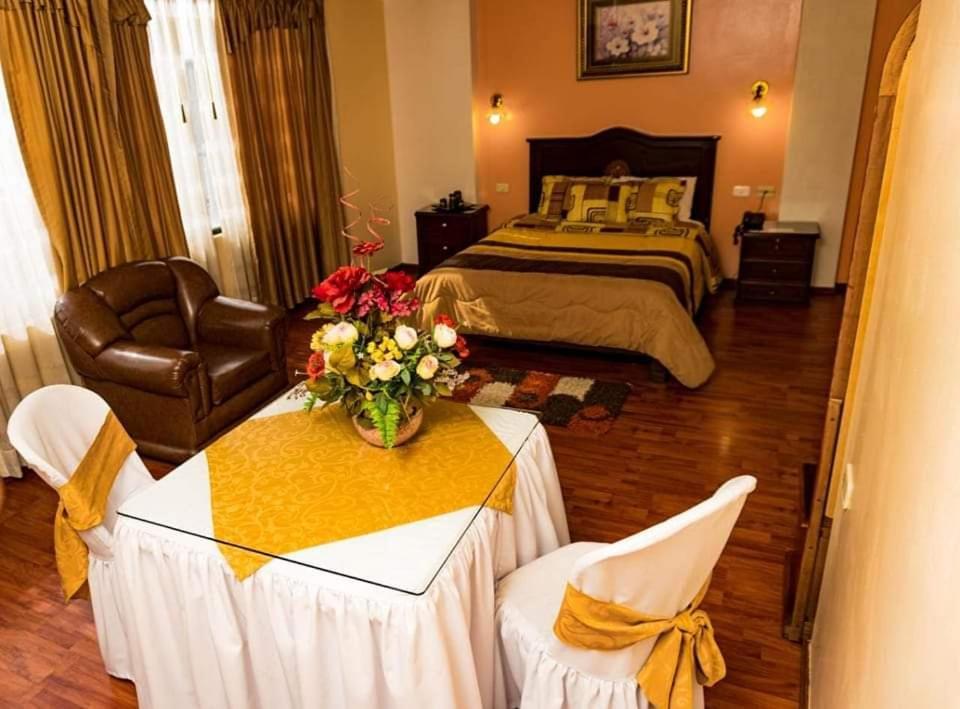 Hotel Los Ilinizas Latacunga Esterno foto